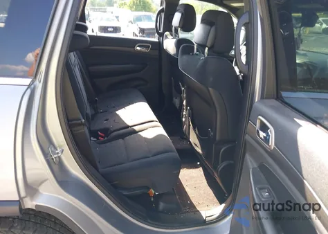 2017 Jeep Grand Cherokee Laredo 4X4 z USA, uszkodzony, nr VIN 1C4RJFAG2HC634830